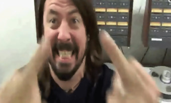 Foo Fighters : ivre, Dave Grohl s'arrange pour payer 666 dollars d'alcool dans un bar !